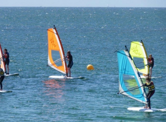 Clases de windsurf en grupo 
